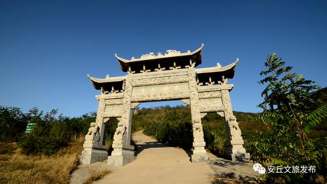 归侨赤子心 文化筑梦人——记曹树先与五龙山景区的文化之都建设之路